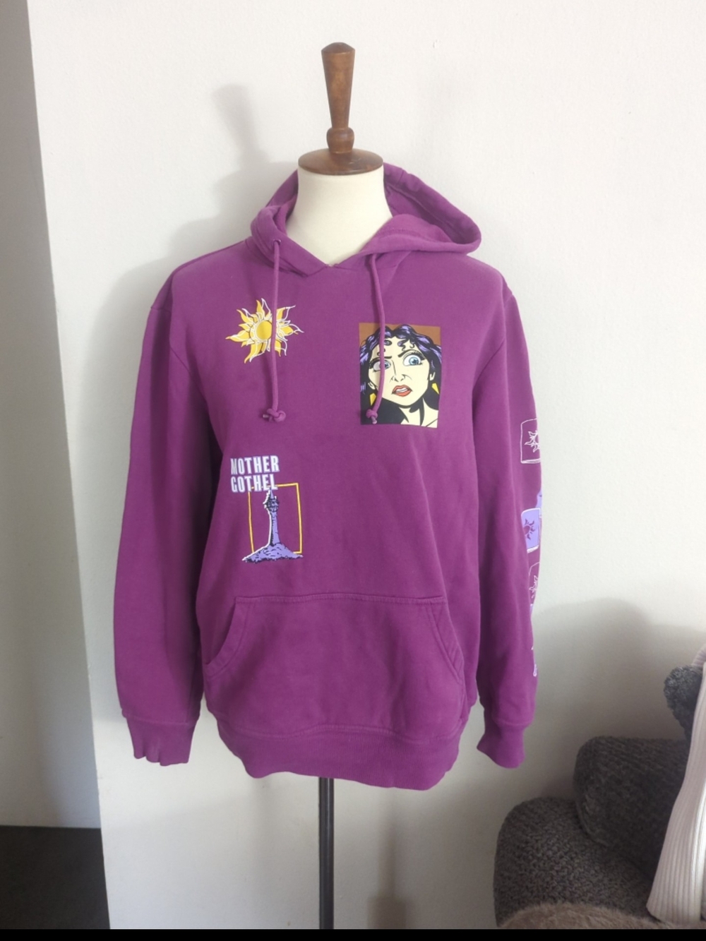 disney Our Universe Disney Tangled Mother Gothel Hoodie Size Small
